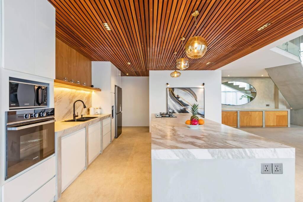 Manresa Villa Bali 4 Canggu Buitenkant foto