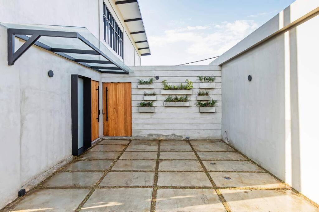 Manresa Villa Bali 4 Canggu Buitenkant foto