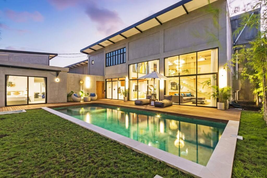 Manresa Villa Bali 4 Canggu Buitenkant foto