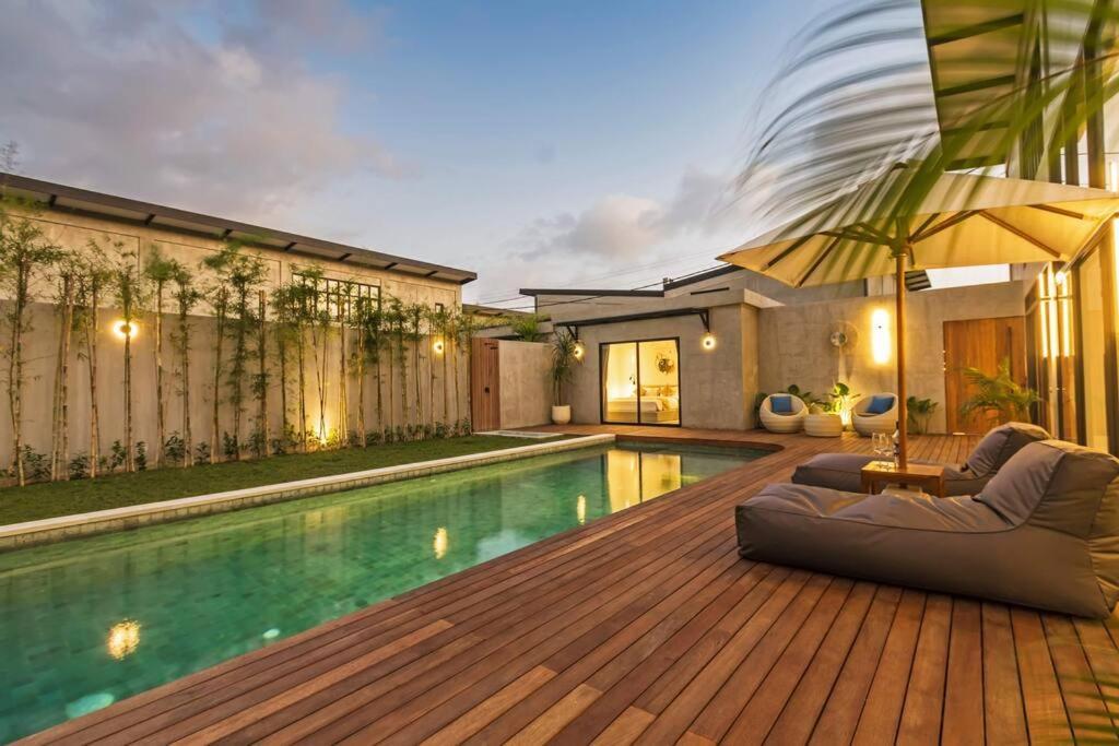 Manresa Villa Bali 4 Canggu Buitenkant foto