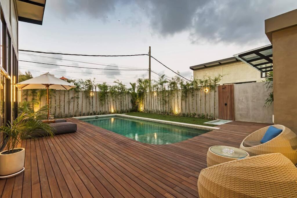Manresa Villa Bali 4 Canggu Buitenkant foto